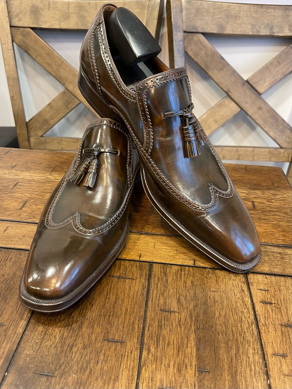 Magnanni Brown Leather Tassel Loafers with Wingtip Detailing
